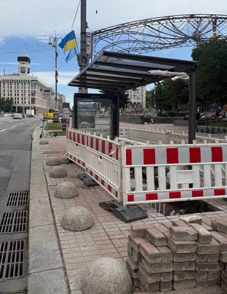 Зупинку «Майдан Незалежності» почали облаштовувати через місяць після перенесення – «Пасажири Києва»