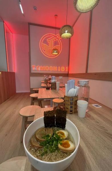 Кафе з японською кухнею Tomoshibi в центрі Львові