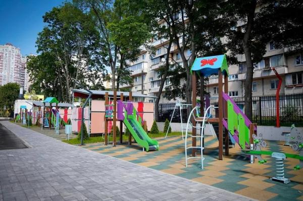 На Оболоні реконструювали дитячий садок. Він багато років стояв закинутий