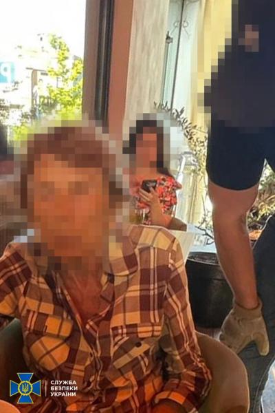 СБУ затримала дівчину, яка намагалась підірвати кафе в центрі Києва