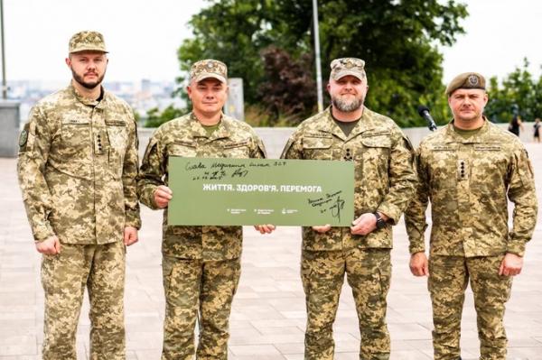 На Алеї захисників у Києві встановили новий пам’ятний знак