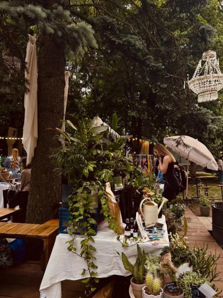 Рекордний апероль за донейт: «Квіткова мафія» запрошує містян на день народження
