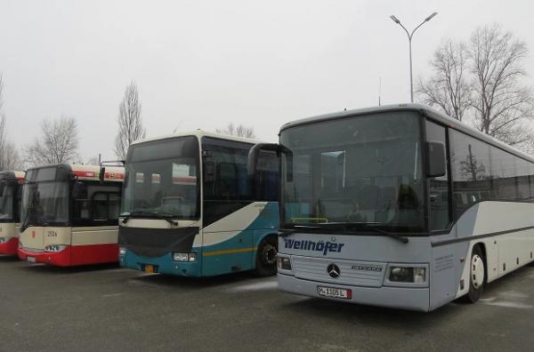 Київ отримав ще два автобуси від фінського міста Тампере. Їх не пустять на маршрути