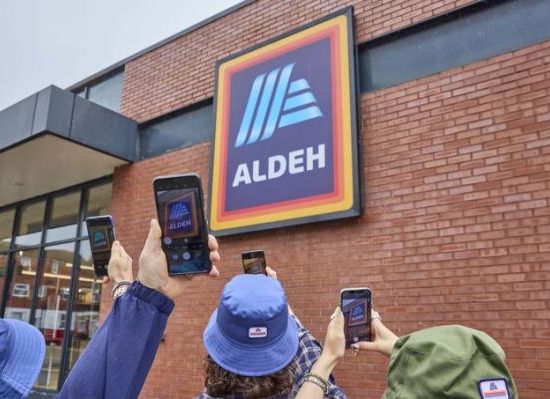Aldi назавжди перейменували свій магазин у Манчестері в Aldeh. Це через Oasis
