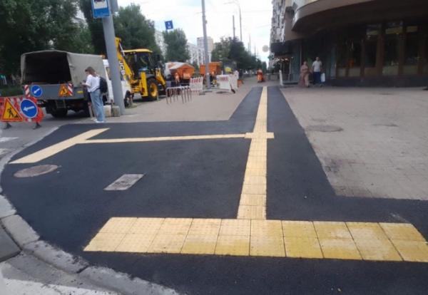 У Києві облаштовують безбар'єрний підхід до військового госпіталю