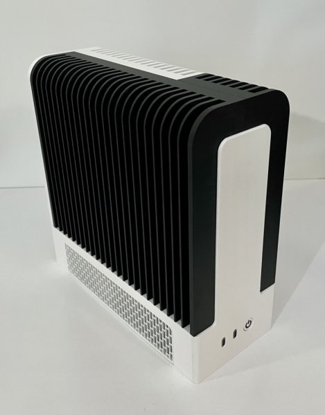 Корпус этого ПК с AMD Ryzen AI Max+ 395 является сплошным радиатором