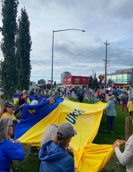 На Алясці пройшов мітинг на підтримку України перед зустріччю Трампа і Путіна. Дивіться фото