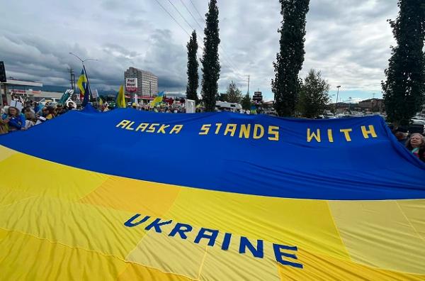 На Алясці пройшов мітинг на підтримку України перед зустріччю Трампа і Путіна. Дивіться фото