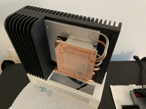 Корпус этого ПК с AMD Ryzen AI Max+ 395 является сплошным радиатором