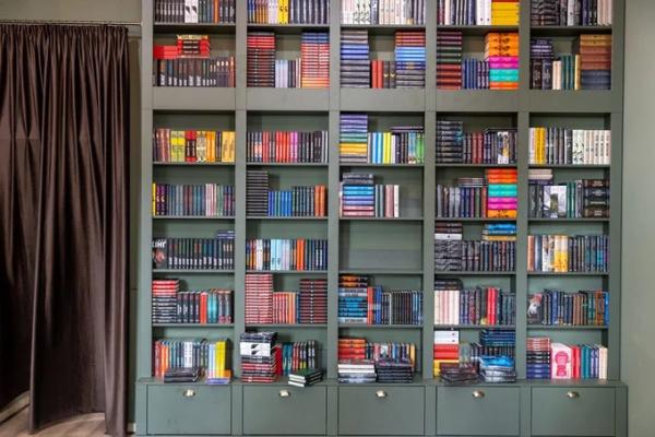 Книгарня «Readeat Місто» на Арсенальній