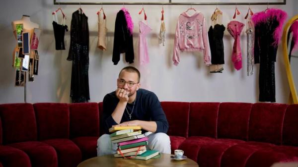 Що про Івана Фролова говорять його речі: дивіться в новому відео від SOVA