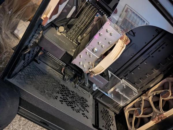 NVIDIA RTX 3080 Ti и Threadripper 3960X за $23: американец приобрел ПК как корпус на аукционе