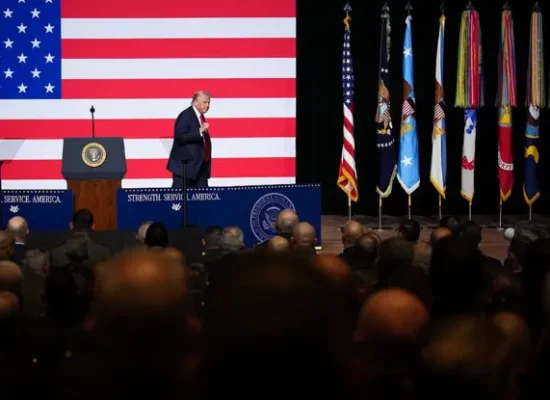 Президент США Дональд Трамп та міністр оборони Піт Гегсет провели масштабне військове зібрання на базі морської піхоти в Квантіко.