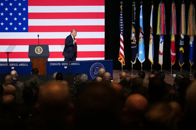 Президент США Дональд Трамп та міністр оборони Піт Гегсет провели масштабне військове зібрання на базі морської піхоти в Квантіко.