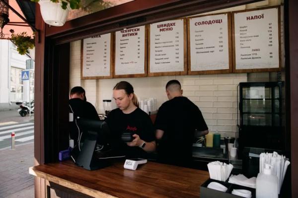 «Мусафір» на Подолі запустив віконце to-go