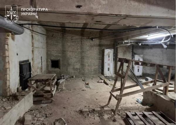 Сліди затоплення та грибок: підприємство через суд зобов'яжуть привести до ладу укриття на Сирці