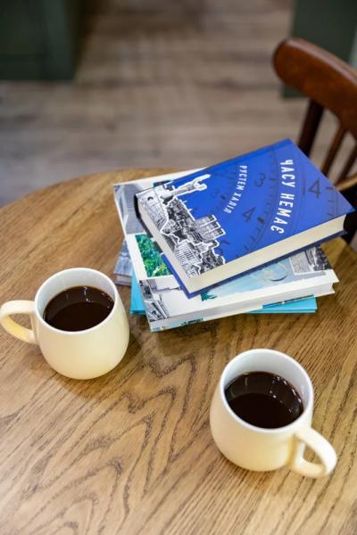 Книгарня «Readeat Місто» на Арсенальній