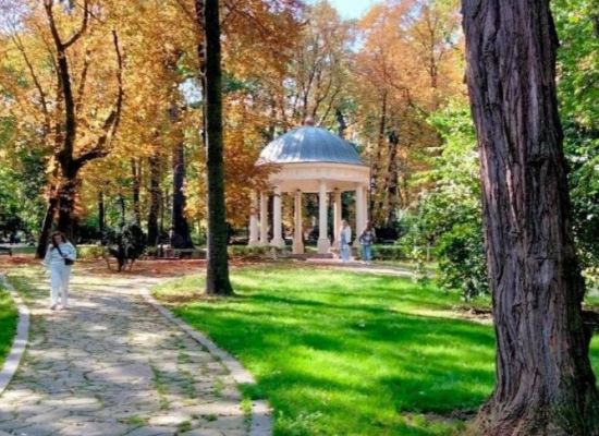 У Львові знаходиться справжній Єзуїтський сад, відомий сьогодні як парк імені Івана Франка