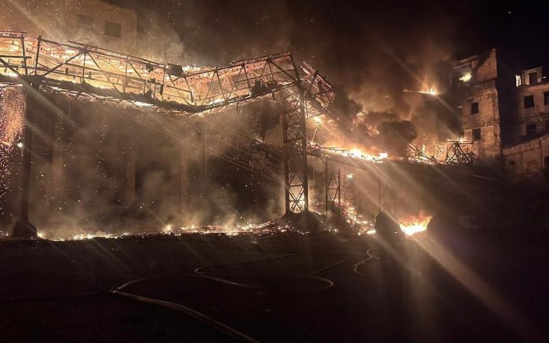 Росія знову атакувала шахту ДТЕК на Дніпропетровщині — під землею перебували майже 500 гірників Російські війська знову атакували енергетичну інфраструктуру України — цього разу під удар потрапила шахта енергетичної компанії ДТЕК у Дніпропетровській області.