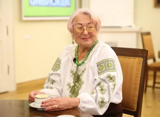 Христина Гоянюк — рекордсменка Радіодиктанту: секрети успіху та життєві історії Сімдесятисемирічна Христина Гоянюк відома як рекордсменка з написання Радіодиктанту національної єдності