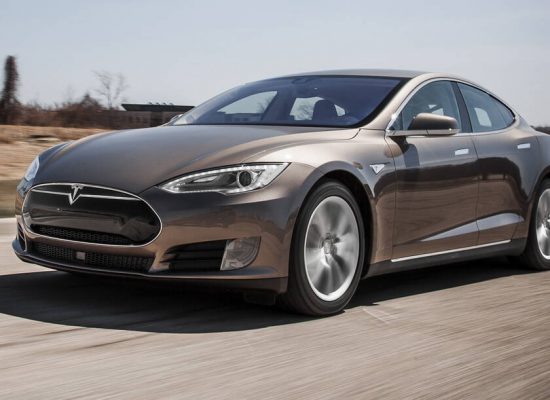 Національна адміністрація безпеки дорожнього руху США (NHTSA) розпочала розслідування щодо 2,88 мільйона автомобілів Tesla, оснащених системою Full Self-Driving (FSD)