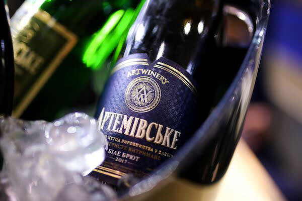 Ігристе з Бахмута: як Artwinery працює зараз і чи повернеться у рідне місто Артемівський завод шампанських вин, Artwinery, давно вважається однією з візитівок Бахмута