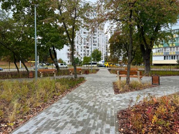 У Києві облаштували 10 нових мініскверів У Києві облаштували 10 нових мініскверів
