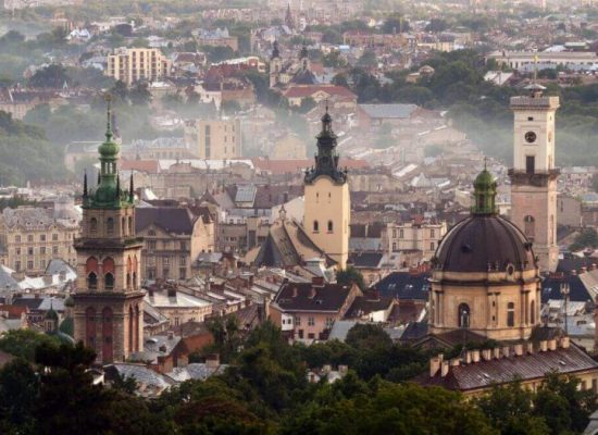 Міська влада Львова попередила мешканців про можливі затримки з початком опалювального сезону.