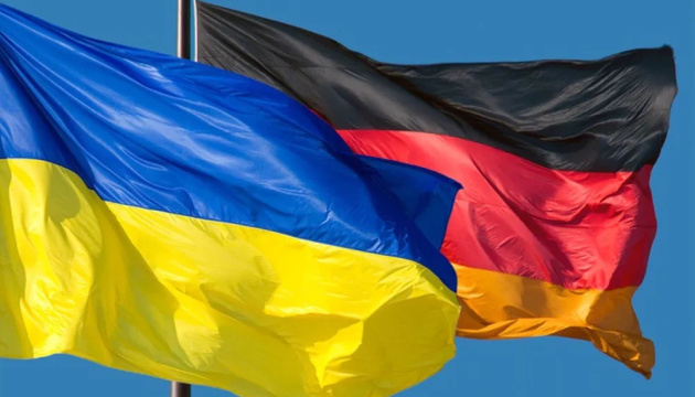 Більшість громадян Німеччини вважають, що українські біженці не повинні отримувати повну державну допомогу, а працездатні чоловіки з України мають повернутися на батьківщину