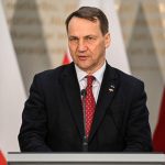 Міністр закордонних справ Польщі Радослав Сікорський закликав країни Європи готуватися до довгострокової підтримки України щонайменше протягом трьох років