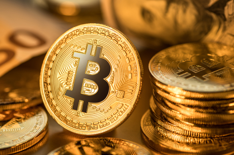 Bitcoin, найбільша у світі криптовалюта за ринковою капіталізацією, у неділю оновив свій рекорд і зріс майже на 2,7%, досягнувши $125 245,57