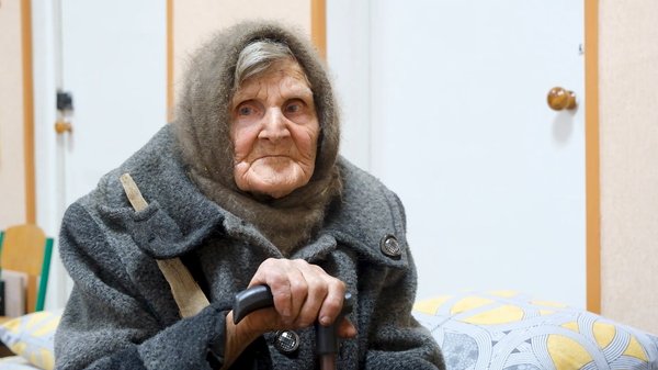 У віці 98 років померла Лідія Степанівна — жінка, яка у 2024 році здійснила неймовірний вчинок, вийшовши пішки з селища Очеретине