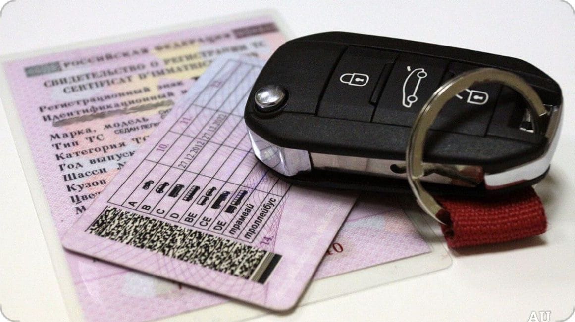Від 1 жовтня 2025 року українські водійські права стають недійсними для громадян України, що проживають у Польщі понад 180 днів