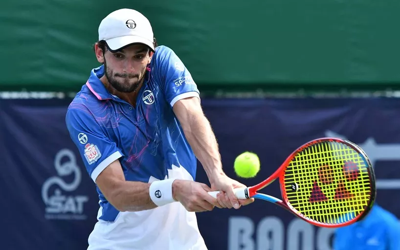 Валентен Вашеро здобуває перемогу над Артуром Ріндеркнехом у Paris Masters 2025 Представник Монако Валентен Вашеро (40) здобув перемогу над своїм двоюрідним братом Артуром Ріндеркнехом (29, Франція) у другому колі престижного турніру Rolex Paris Masters в Парижі