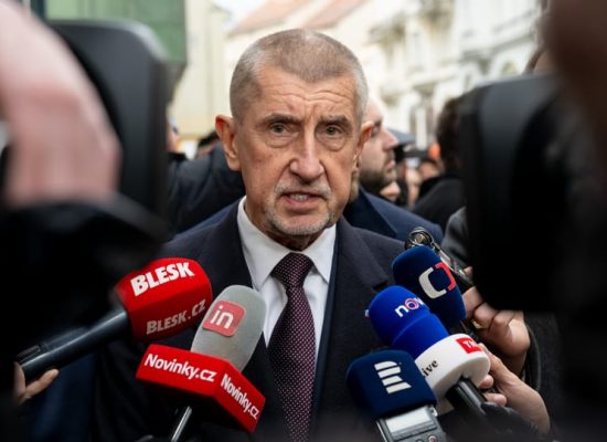 Популістська партія ANO Андрея Бабіша продовжує лідирувати
