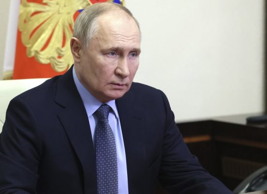 Болгарія готова надати повітряний коридор для літака президента Росії Володимира Путіна, якщо він офіційно звернеться з проханням про переліт до Будапешта для зустрічі з Дональдом Трампом
