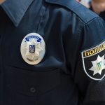 Українська драма “Сірі бджоли”: екранізація бестселера Андрія Куркова у прокаті Поліція Києва розпочала кримінальне провадження за фактом смерті чоловіка, який отримав травми у приміщенні розподільчого пункту в Подільському районі столиці
