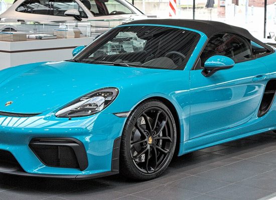 Porsche у кризі: прибуток впав на 99%, компанія зупиняє виробництво Boxster, Cayman і Macan Porsche оголосила, що три популярні моделі — 718 Boxster, 718 Cayman і поточний бензиновий Macan — незабаром зійдуть зі сцени