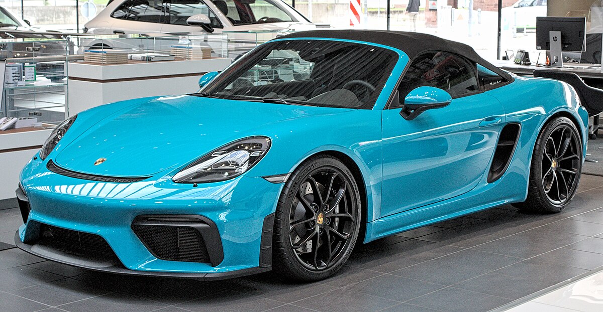 Porsche у кризі: прибуток впав на 99%, компанія зупиняє виробництво Boxster, Cayman і Macan Porsche оголосила, що три популярні моделі — 718 Boxster, 718 Cayman і поточний бензиновий Macan — незабаром зійдуть зі сцени