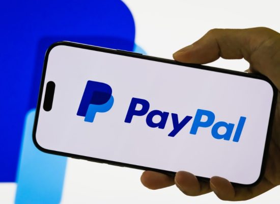 PayPal і OpenAI створюють нову модель онлайн-шопінгу з використанням ШІ Компанія PayPal уклала угоду з OpenAI щодо інтеграції свого платіжного гаманця у платформу ChatGPT