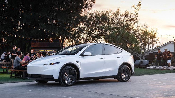 Американська компанія Tesla представила свою найдоступнішу модель електромобіля на сьогодні – Model 3 Standard