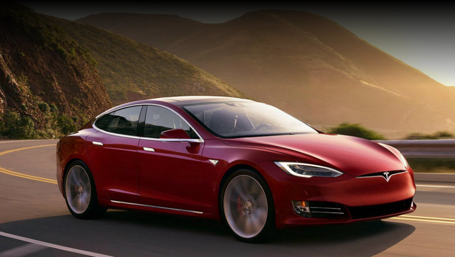 Tesla повторно активувала режим “Mad Max” у своєму програмному забезпеченні Full Self-Driving (Supervised) після оновлення v14.1.2