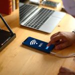 Буває, що ноутбук, телефон або планшет не ловить Wi-Fi у певних куточках будинку. Такі місця називають "мертвими зонами", де сигнал слабкий або зовсім зникає