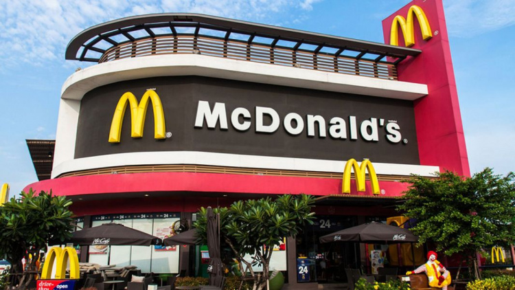 McDonald’s Київ: тест нового сервісу «Мобільне замовлення» для швидкого отримання страв В українських McDonald’s з 28 жовтня 2025 року розпочали тестування нового сервісу «Мобільне замовлення»