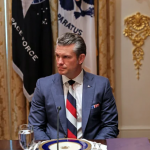 Головний речник Пентагону Шон Парнелл опинився у центрі скандалу після того, як відповів на запит журналіста видання HuffPost вульгарним жартом