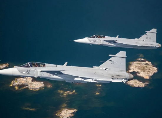 Україна планує отримати від 100 до 150 шведських винищувачів Gripen E, що є найсучаснішою версією цього бойового літака