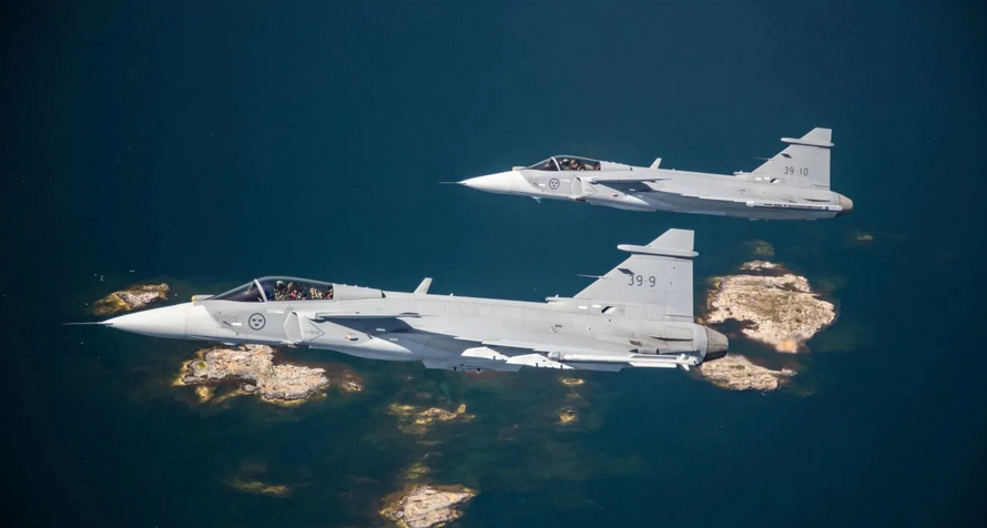 Україна планує отримати від 100 до 150 шведських винищувачів Gripen E, що є найсучаснішою версією цього бойового літака