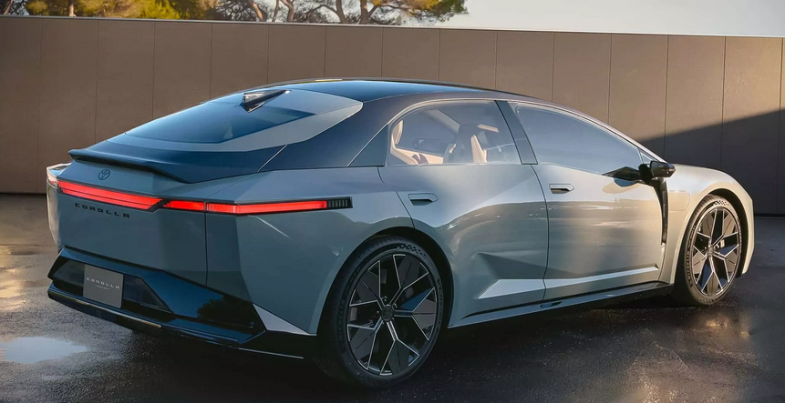 Представлено нову Toyota Corolla: еволюція дизайну та три типи силових установок