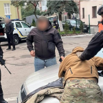 Військові у Тернопільській області організували небезпечну злочинну схему, яка полягала у викраденні, катуванні та вимаганні грошей у мирних громадян
