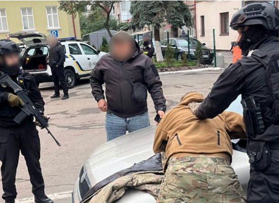 Військові у Тернопільській області організували небезпечну злочинну схему, яка полягала у викраденні, катуванні та вимаганні грошей у мирних громадян